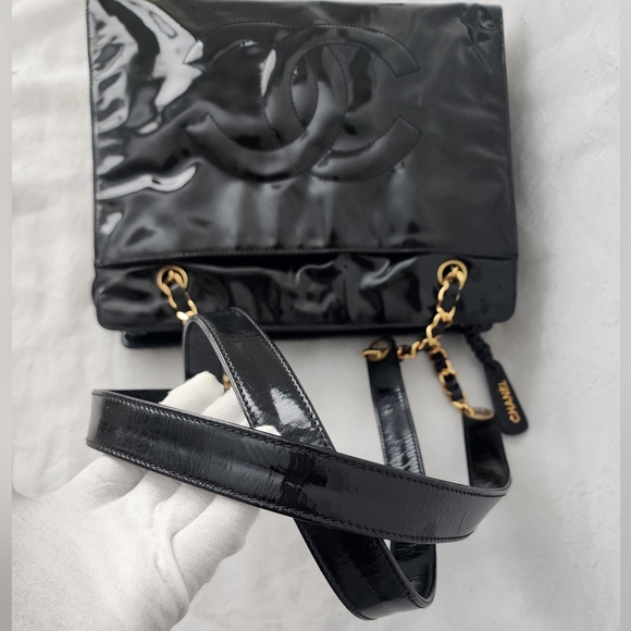Auth Chanel Patent Leather Tote Bag - Picture 8 of 13
